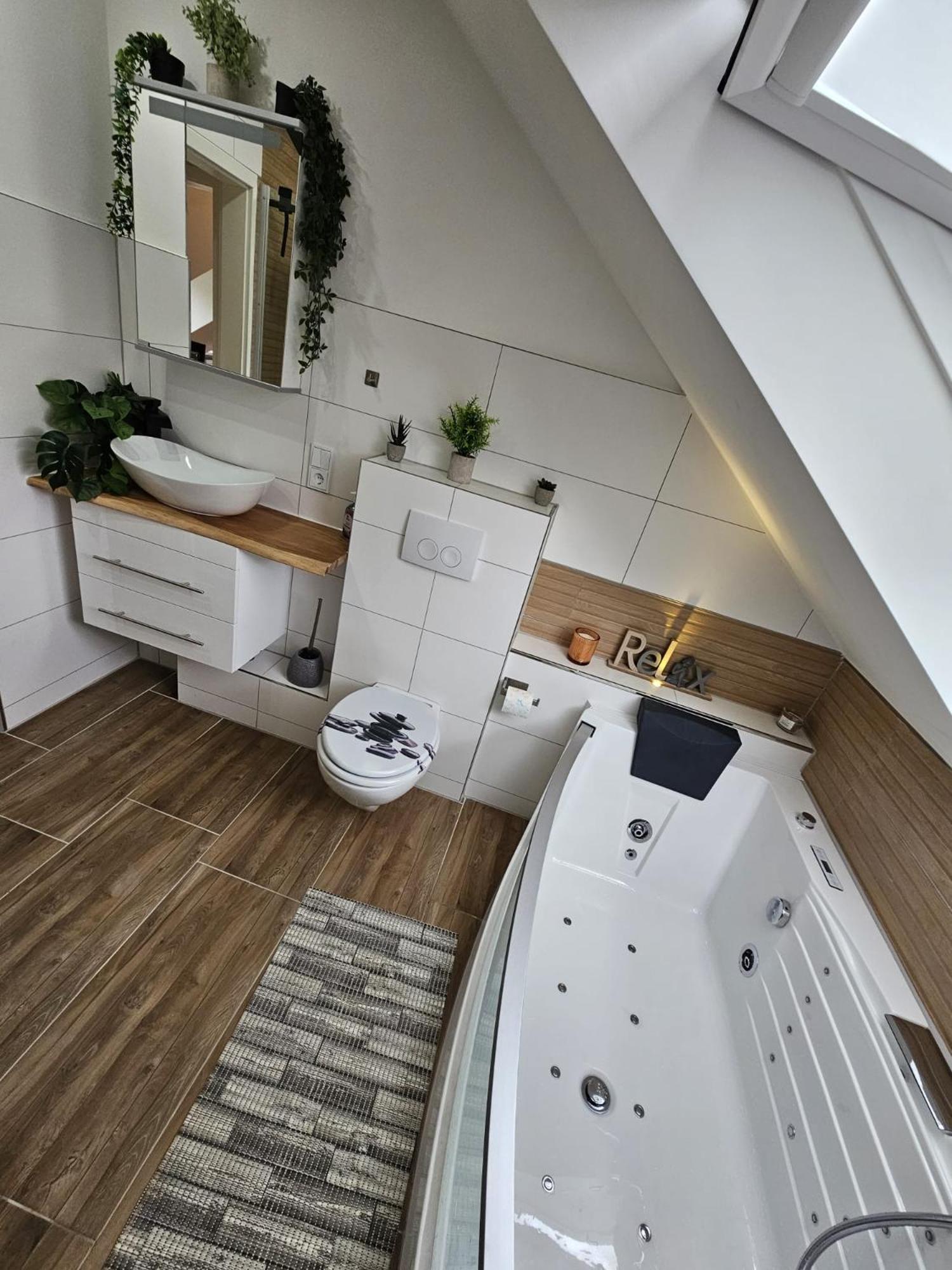 Tautraum Suite Mit Whirlpool Und Gruenem Ausblick Βίλχελμσχαφεν Εξωτερικό φωτογραφία