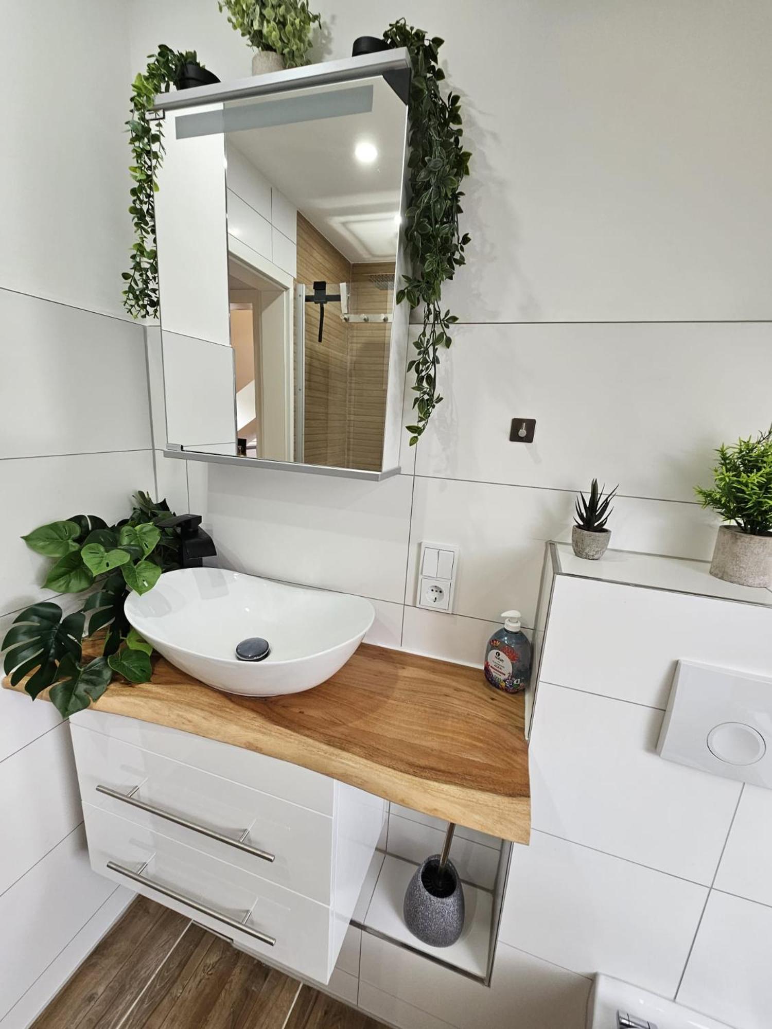 Tautraum Suite Mit Whirlpool Und Gruenem Ausblick Βίλχελμσχαφεν Εξωτερικό φωτογραφία